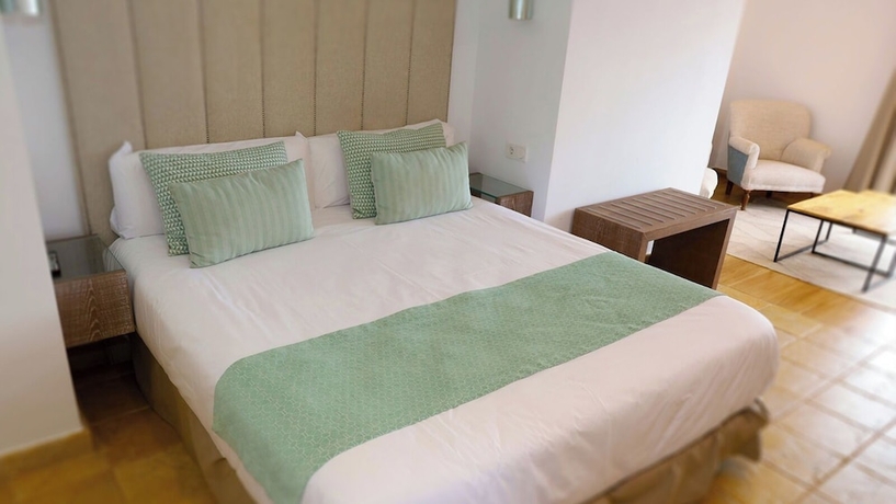 Imagen de la habitación del Hotel Jardines de la Mata. Foto 2