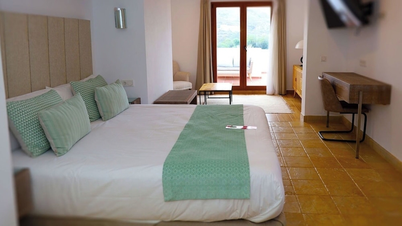 Imagen de la habitación del Hotel Jardines de la Mata. Foto 7