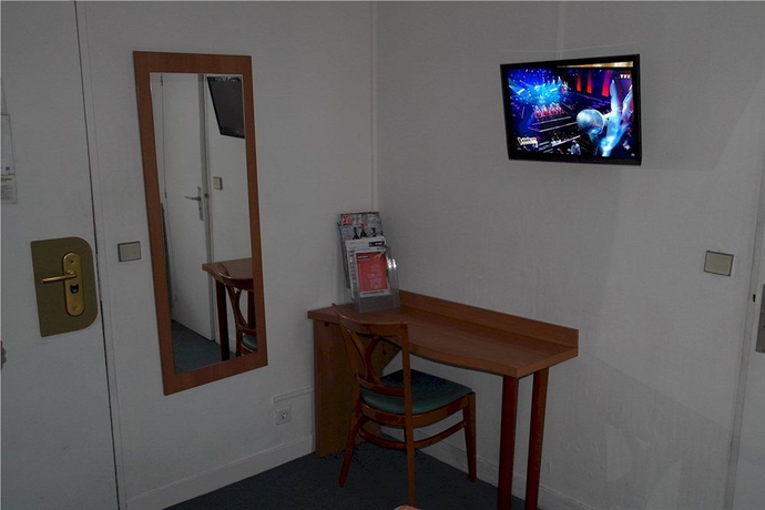 Imagen de la habitación del Hotel Jardins D'asnieres. Foto 3