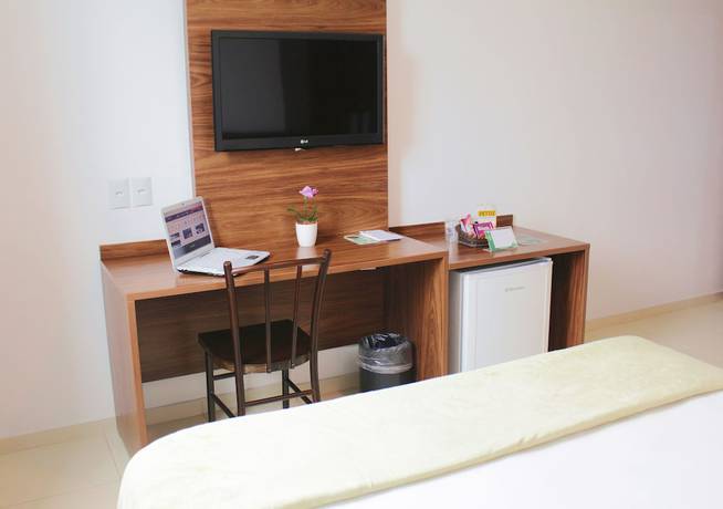 Imagen de la habitación del Hotel Jardins. Foto 7