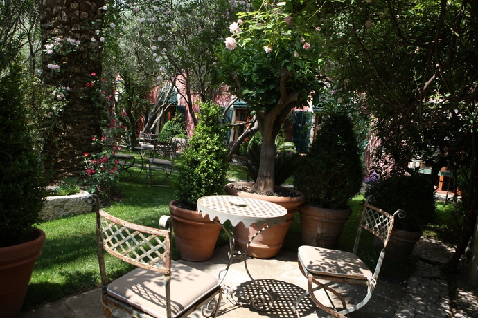 Imagen de los exteriores del Hotel Jardins Secrets. Foto 9