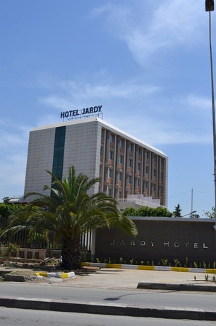 Imagen de los exteriores del Hotel Jardy and Suites. Foto 11