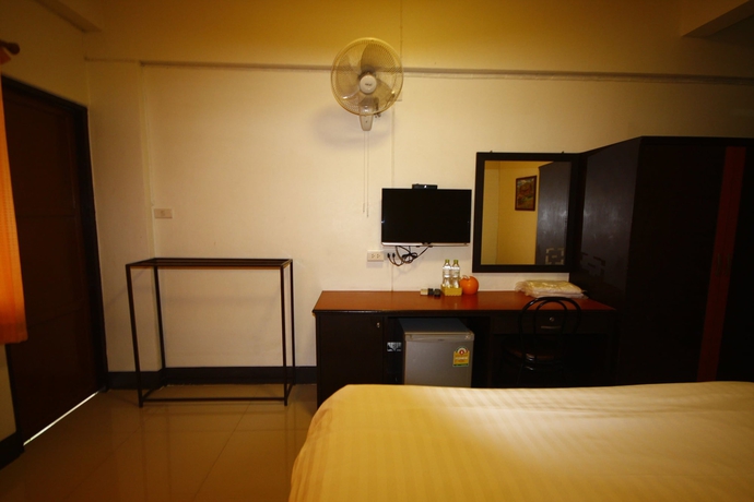 Imagen de la habitación del Hotel Jaroensin Place. Foto 6