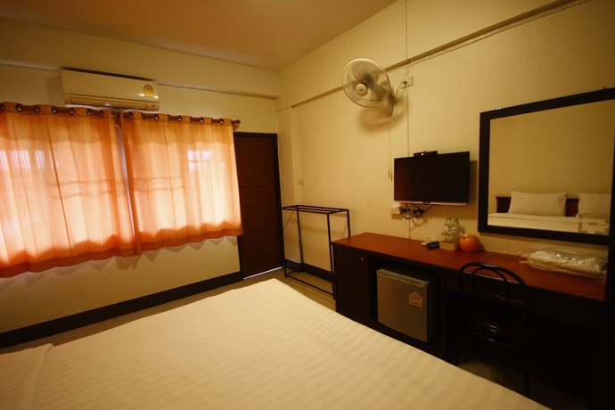 Imagen de la habitación del Hotel Jaroensin Place. Foto 9