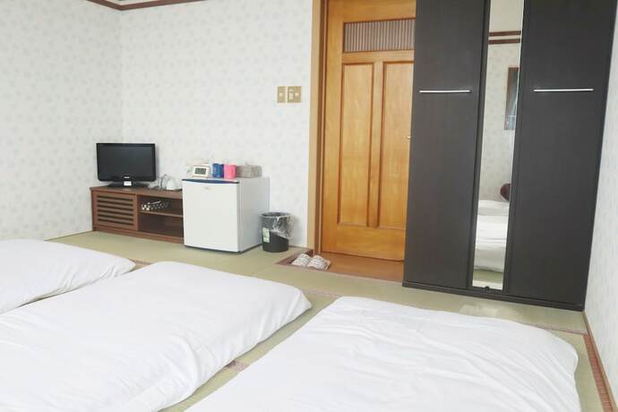 Imagen de la habitación del Hotel Jas Takayama. Foto 30