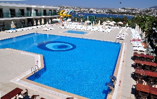 Imagen de la piscina del Hotel Jasmin Beach Apart. Foto 7