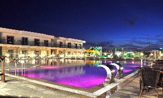 Imagen de la piscina del Hotel Jasmin Beach Apart. Foto 8