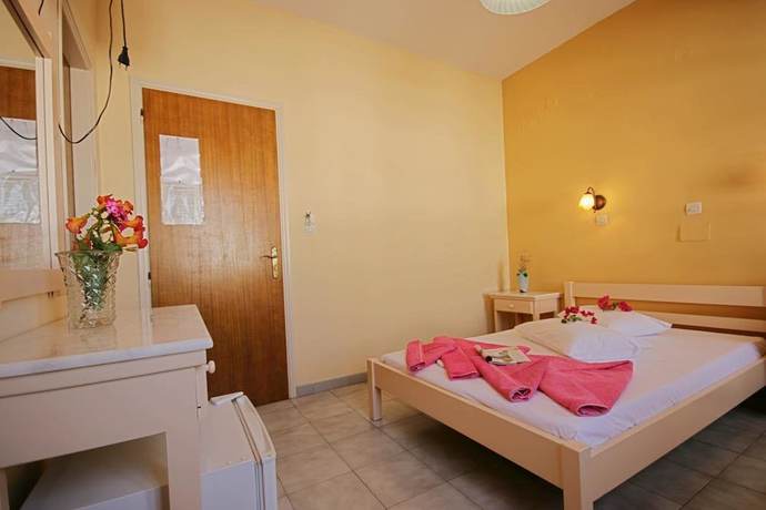 Imagen de la habitación del Hotel Jasmine, Paros Ciudad. Foto 17