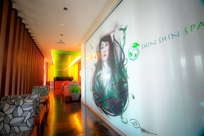 Imagen de la piscina del Hotel Jasmine Resort Bangkok BTS Phrakhanong. Foto 9