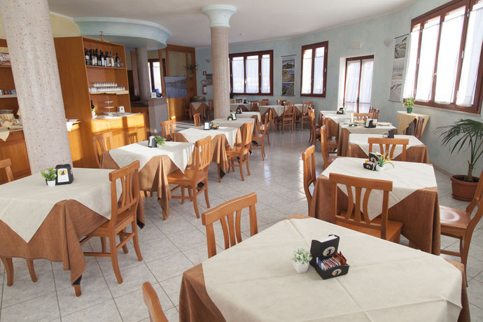 Imagen de los interiores del Hotel Jasmine, TEULADA. Foto 16