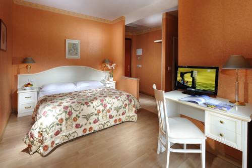 Imagen de la habitación del Hotel Jasminum. Foto 9
