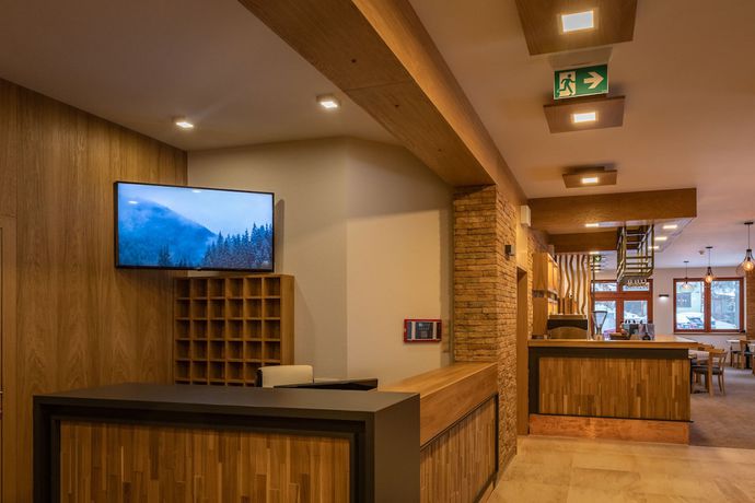Imagen de los interiores del Hotel Jasn&aacute;. Foto 19