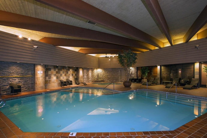 Imagen de la piscina del Hotel Jasper Inn and Suites By Innhotels. Foto 13