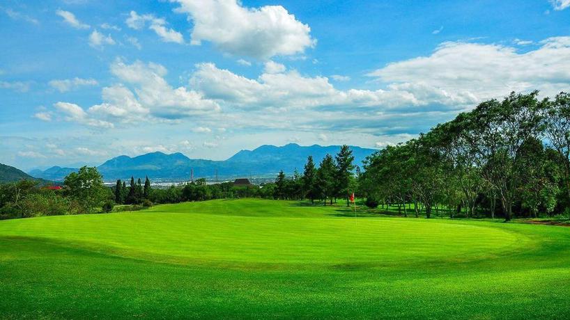 Imagen general del Hotel Jatinangor National Golf & Resort. Foto 8