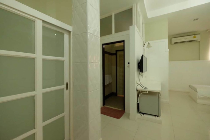 Imagen de la habitación del Hotel Jatuporn Mansion. Foto 8