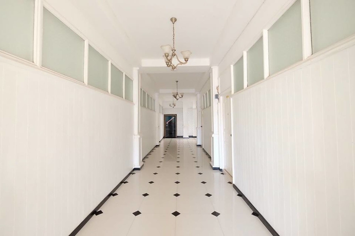 Imagen de los interiores del Hotel Jatuporn Mansion. Foto 19