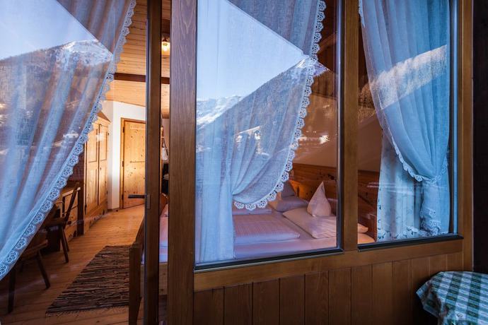 Imagen de la habitación del Hotel J&auml;gerhof Geniesser and Wanderhotel. Foto 15