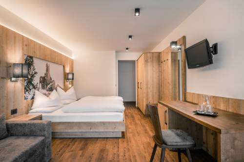 Imagen de la habitación del Hotel Jägerhof, Surarù. Foto 3