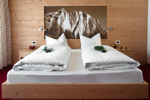 Imagen de la habitación del Hotel Jägerhof, Surarù. Foto 7