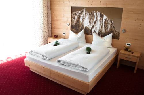 Imagen de la habitación del Hotel Jägerhof, Surarù. Foto 9