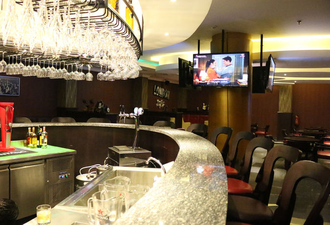 Imagen del bar/restaurante del Hotel Java Palace. Foto 7