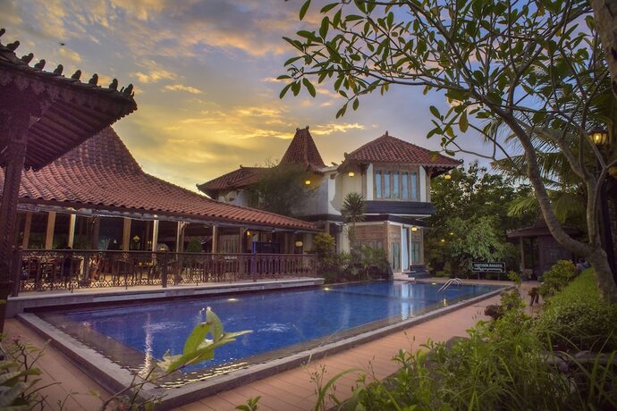 Imagen de la piscina del Hotel Java Village Resort. Foto 21