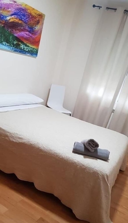 Imagen de la habitación del Hotel Javier Pedrouzo Sleeping Group. Foto 2