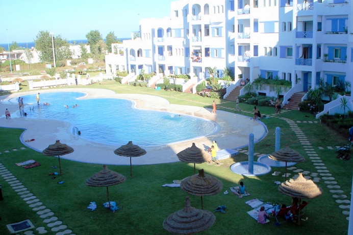 Imagen de la piscina del Hotel Jawhara Smir Residence. Foto 10