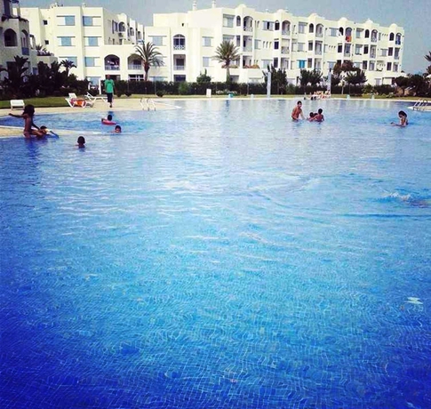 Imagen de la piscina del Hotel Jawhara Smir Residence. Foto 12