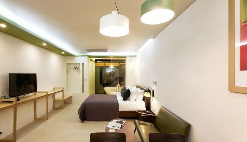 Imagen de la habitación del Hotel Jay N Chloe. Foto 20