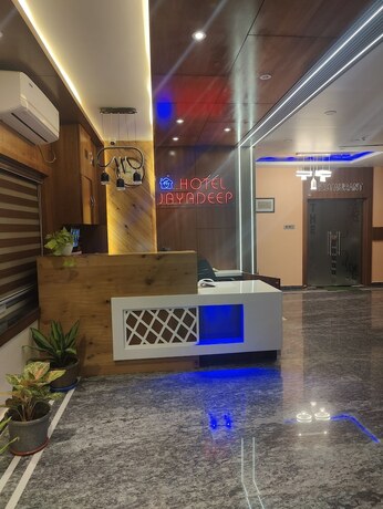 Imagen general del Hotel Jayadeep. Foto 6