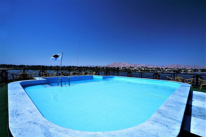 Imagen de la piscina del Hotel Jaz Crown Jewel Nile Cruise - Every Saturday From Luxor For 07 And 04 Nights - Every Wednesday From. Foto 19