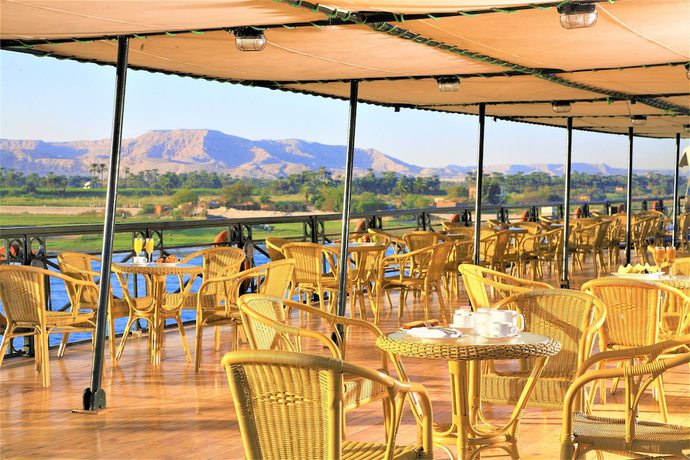 Imagen del bar/restaurante del Hotel Jaz Crown Jewel Nile Cruise - Every Saturday From Luxor For 07 And 04 Nights - Every Wednesday From. Foto 6