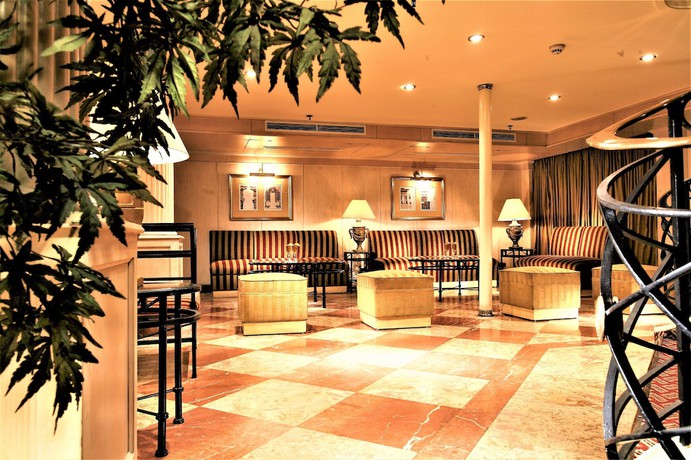 Imagen de los interiores del Hotel Jaz Crown Jewel Nile Cruise - Every Saturday From Luxor For 07 And 04 Nights - Every Wednesday From. Foto 17