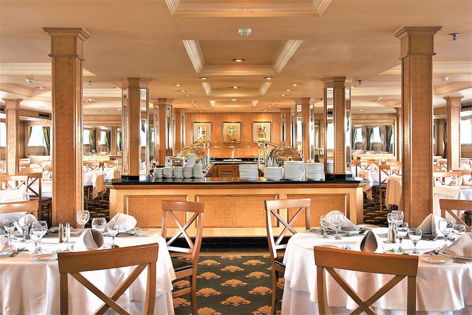 Imagen del bar/restaurante del Hotel Jaz Crown Jubilee Nile Cruise - Every Thursday From Luxor For 07 And 04 Nights - Every Monday From A. Foto 5