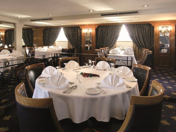 Imagen del bar/restaurante del Hotel Jaz Crown Prince Nile Cruise - Every Monday From Luxor For 07 And 04 Nights - Every Friday From Aswa. Foto 6