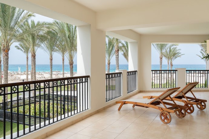Imagen de la habitación del Hotel Jaz Crystal, Almaza Bay. Foto 4