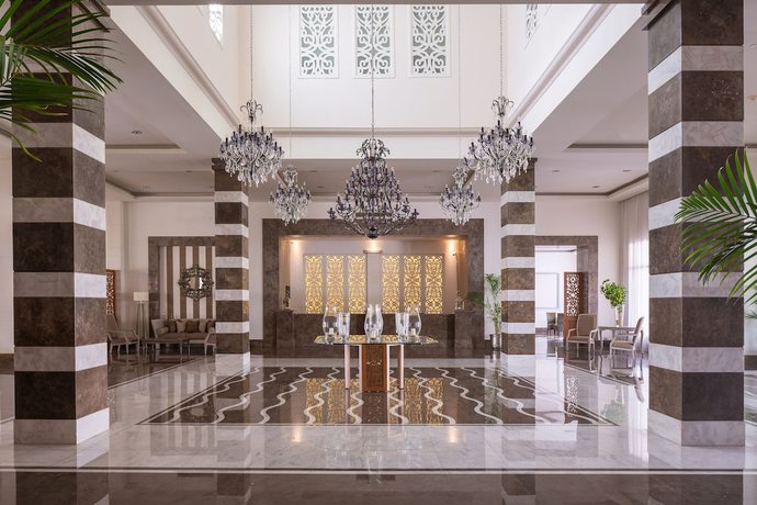 Imagen de los interiores del Hotel Jaz Crystal, Almaza Bay. Foto 18