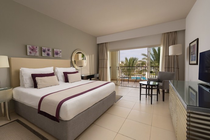 Imagen de la habitación del Hotel Jaz Crystal, Almaza Bay. Foto 5