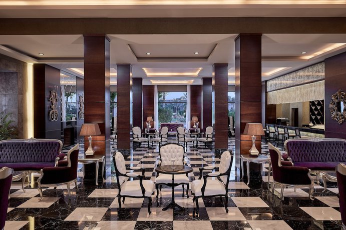 Imagen de los interiores del Hotel Jaz Crystal, Almaza Bay. Foto 19