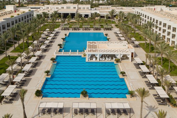 Imagen general del Hotel Jaz Crystal, Almaza Bay. Foto 1