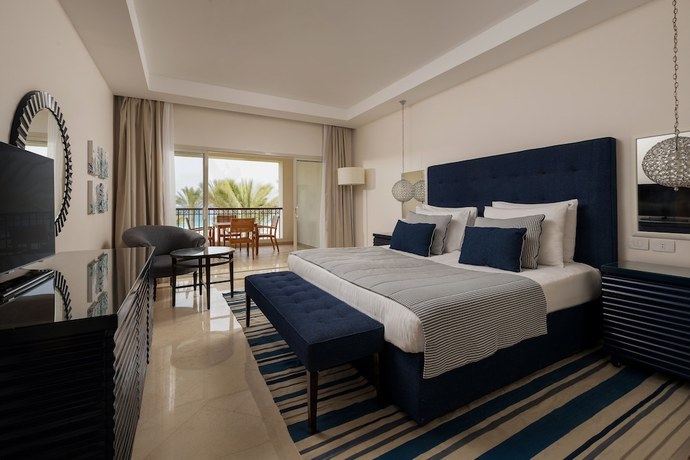 Imagen de la habitación del Hotel Jaz Crystal, Almaza Bay. Foto 12