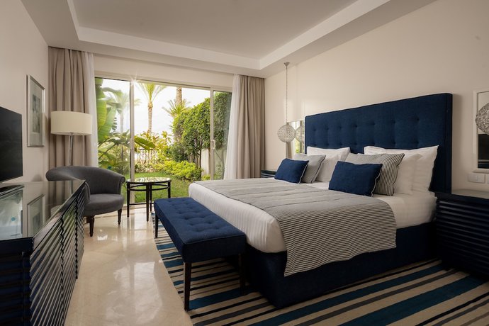 Imagen de la habitación del Hotel Jaz Crystal, Almaza Bay. Foto 13