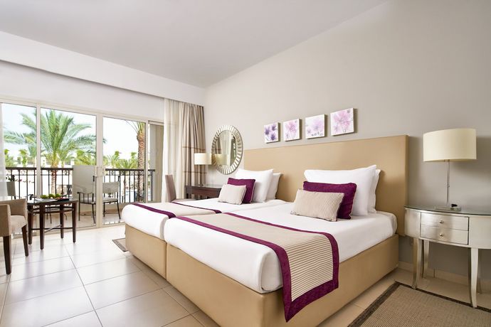 Imagen de la habitación del Hotel Jaz Crystal, Almaza Bay. Foto 14