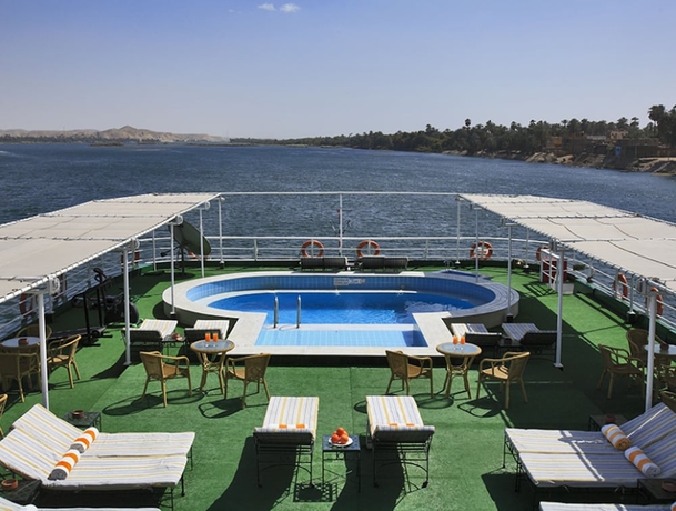 Imagen de la piscina del Hotel Jaz Imperial Nile Imperial Cruise - Every Thursday From Luxor- Aswan- Luxor For 07 Nights. Foto 15