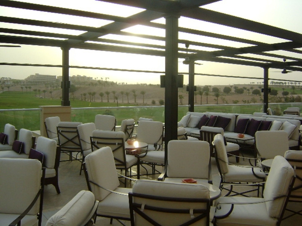 Imagen del bar/restaurante del Hotel Jaz Makadi Saraya Palms - All Inclusive. Foto 3