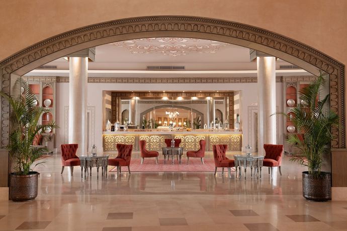 Imagen del bar/restaurante del Hotel Jaz Tamerina, Almaza Bay. Foto 8