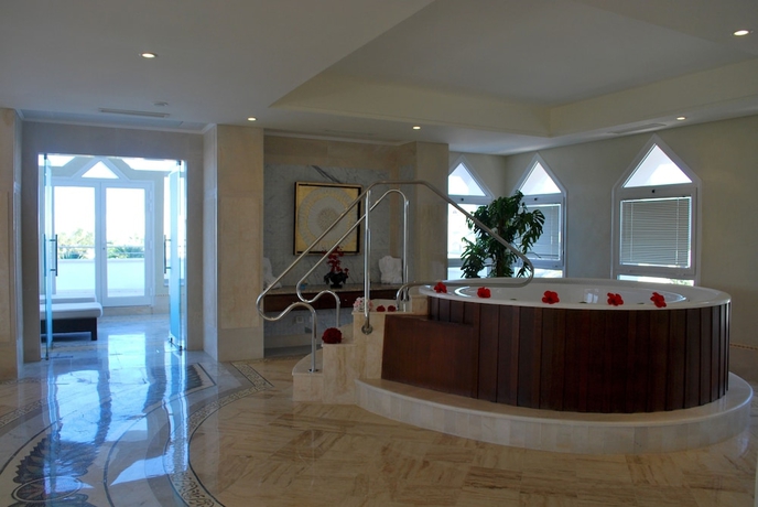 Imagen de la piscina del Hotel Jaz Tour Khalef. Foto 18