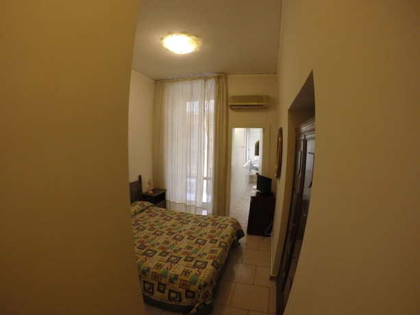 Imagen de la habitación del Hotel Jazz, Nápoles. Foto 19