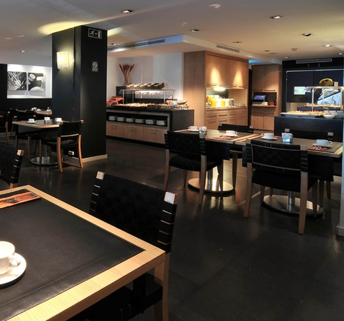 Imagen del bar/restaurante del Hotel Jazz, Plaza Catalunya. Foto 3